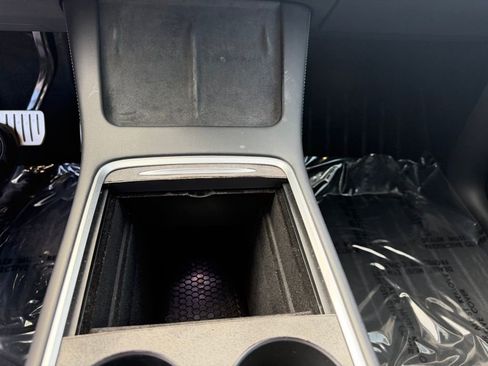 Used 2022 Tesla Model Y Performance image 28