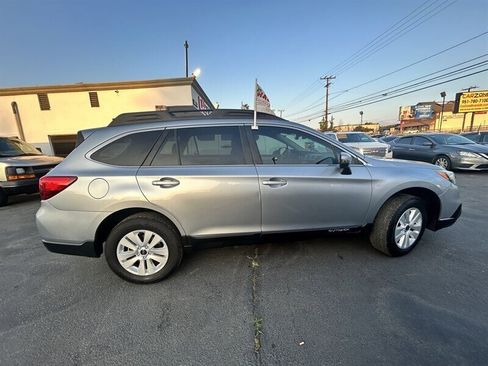 Used 2017 Subaru Outback 2.5i Premium image 24