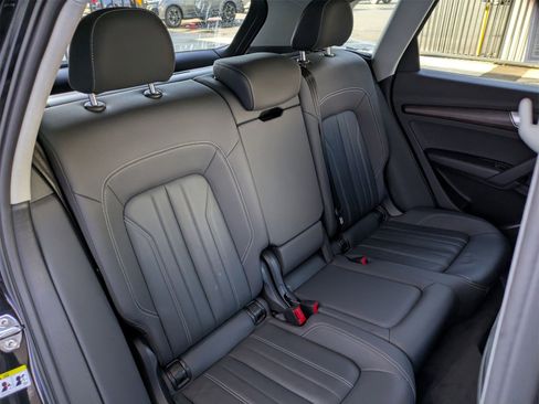 Used 2023 Audi Q5 2.0T Premium w/ Convenience Package image 29