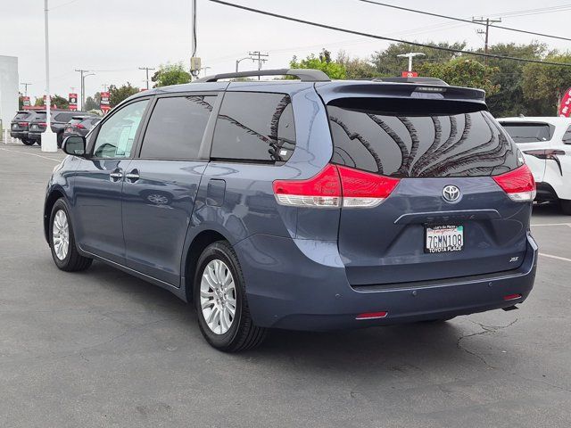 Used 2014 Toyota Sienna XLE FWD image 11