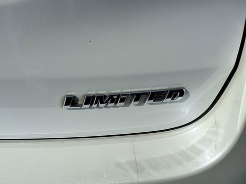 Used 2016 Toyota Highlander Limited image 10