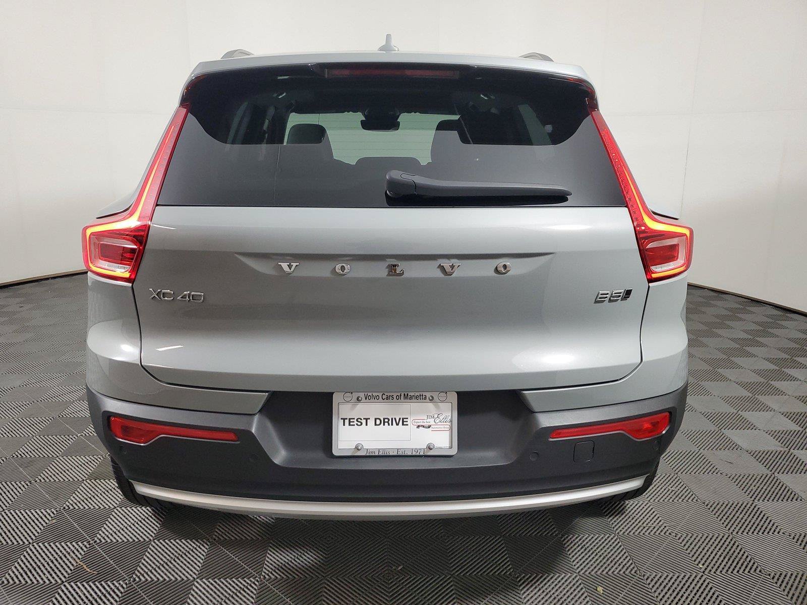 Used 2024 Volvo XC40 B5 Ultimate w/ Protection Package Premier AWD/4WD image 5