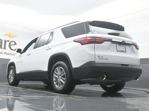 Used 2023 Chevrolet Traverse LT image 5