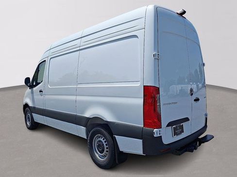 Used 2025 Mercedes-Benz Sprinter 2500 image 7