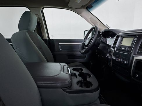 Used 2019 RAM 1500 Classic SLT image 27