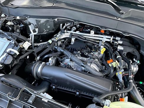 New 2025 Ford Explorer Active w/ Active Comfort Package image 19