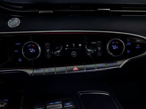 Used 2022 Genesis GV70 3.5T Sport image 25