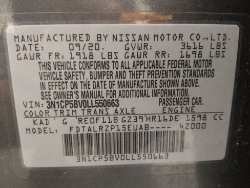 Used 2020 Nissan Kicks S image 33