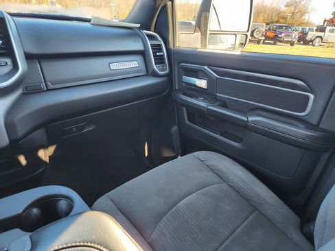 Used 2024 RAM 2500 Big Horn image 25