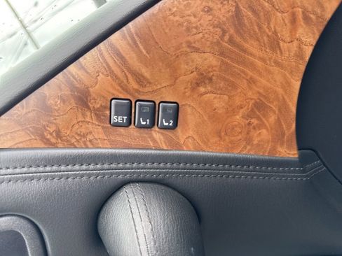 Used 2021 Nissan Armada SL w/ Captain's Chairs Package RWD image 40