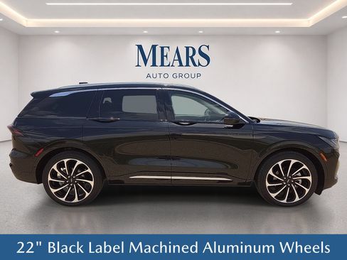 Used 2024 Lincoln Nautilus Black Label AWD/4WD image 7
