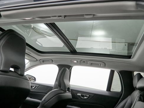 Certified 2024 Volvo V60 B5 Cross Country Ultimate image 23