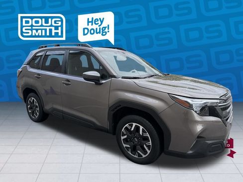 Certified 2025 Subaru Forester Premium AWD/4WD image 5