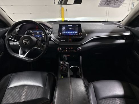 Used 2024 Nissan Altima 2.5 SR FWD image 10