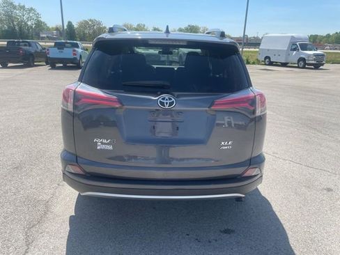 Used 2018 Toyota RAV4 XLE AWD/4WD image 8