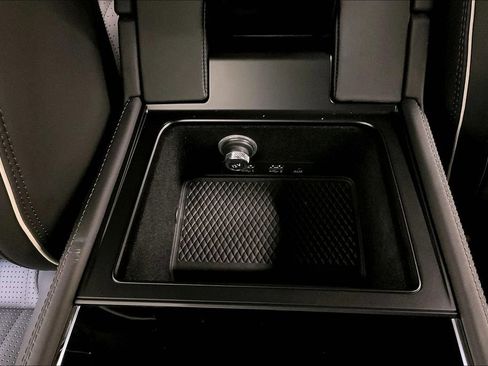 Used 2024 Bentley Continental GT V8 image 28