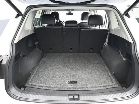 Used 2022 Volkswagen Tiguan SE w/ Panoramic Sunroof Package AWD/4WD image 6