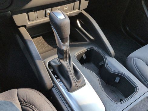 Used 2024 Nissan Frontier SV w/ Technology Package image 11