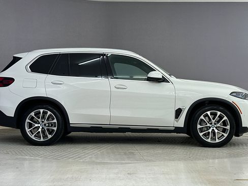 Certified 2025 BMW X5 xDrive50e w/ Premium Package image 7