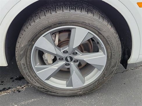 Used 2020 Audi Q5 2.0T Premium image 9