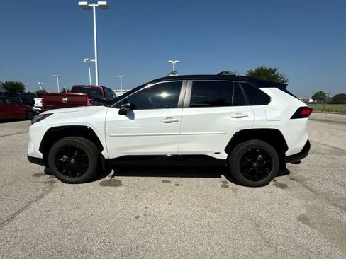 Used 2025 Toyota RAV4 XSE AWD/4WD image 2