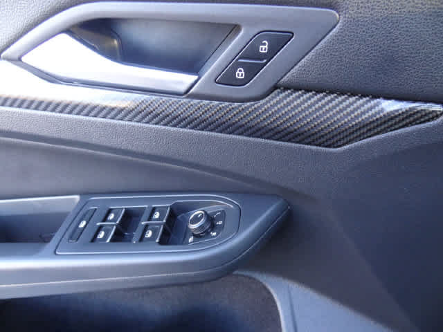 Used 2025 Volkswagen Golf R Black Edition AWD/4WD image 21