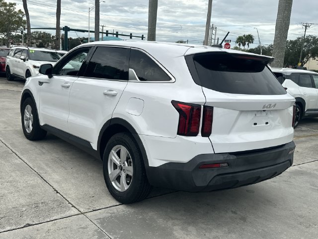 Certified 2023 Kia Sorento LX FWD image 8