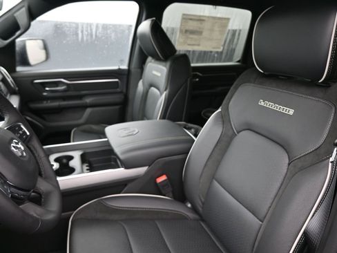 New 2026 RAM 1500 Laramie w/ Sport Appearance Package AWD/4WD image 33