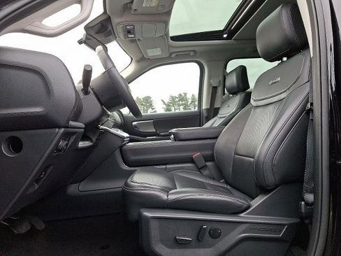 Certified 2025 Ford Expedition Max Platinum image 11