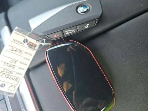 Used 2025 BMW X5 xDrive50e AWD/4WD image 13
