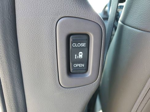 Used 2012 Honda Odyssey EX-L image 11