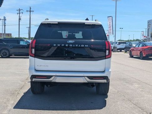 Used 2025 Ford Expedition Platinum AWD/4WD image 4