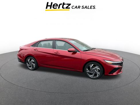 Used 2025 Hyundai Elantra SEL image 1
