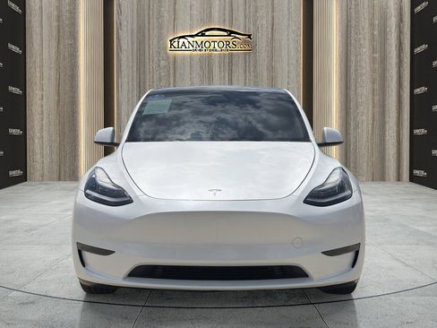 Used 2023 Tesla Model Y Long Range AWD/4WD image 2
