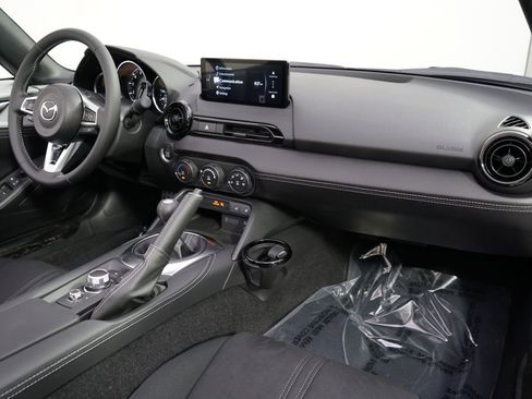 New 2026 MAZDA MX-5 Miata Club w/ Interior Package RWD image 19