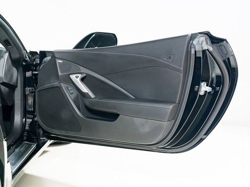 Used 2016 Chevrolet Corvette Z06 w/ 3LZ Preferred Equipment Group image 22