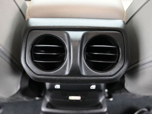 Used 2022 Jeep Wrangler Unlimited Sahara image 37