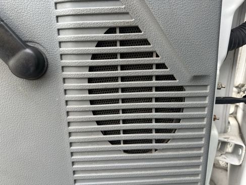 Used 2011 Ford F250 XL w/ XL Value Pkg image 22