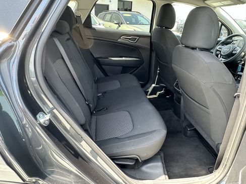 Used 2025 Kia Sportage LX FWD image 20