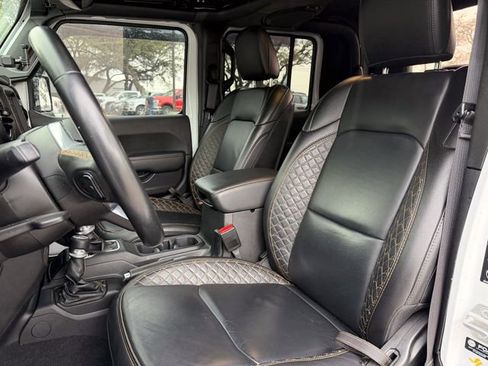 Used 2021 Jeep Gladiator Overland AWD/4WD image 10