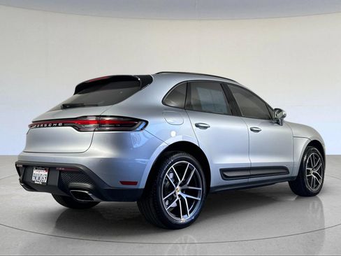 Certified 2026 Porsche Macan AWD/4WD image 8