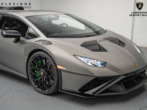 Used 2023 Lamborghini Huracan STO RWD image 2