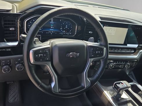 Used 2023 Chevrolet Silverado 1500 RST w/ Z71 Off-Road Package AWD/4WD image 10