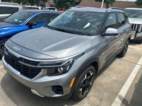 Certified 2025 Kia Seltos S FWD image 1