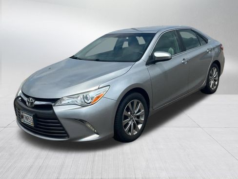 Used 2015 Toyota Camry XLE FWD image 3
