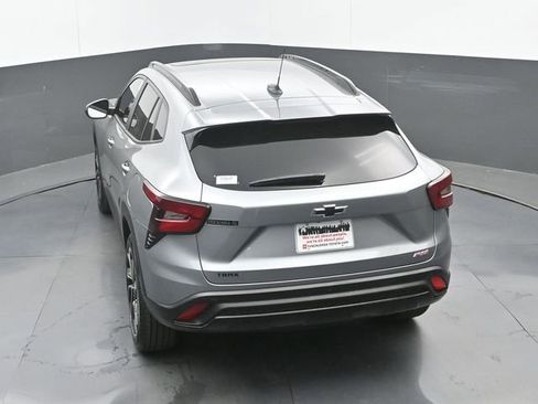 Used 2026 Chevrolet Trax RS w/ Sunroof Package FWD image 30