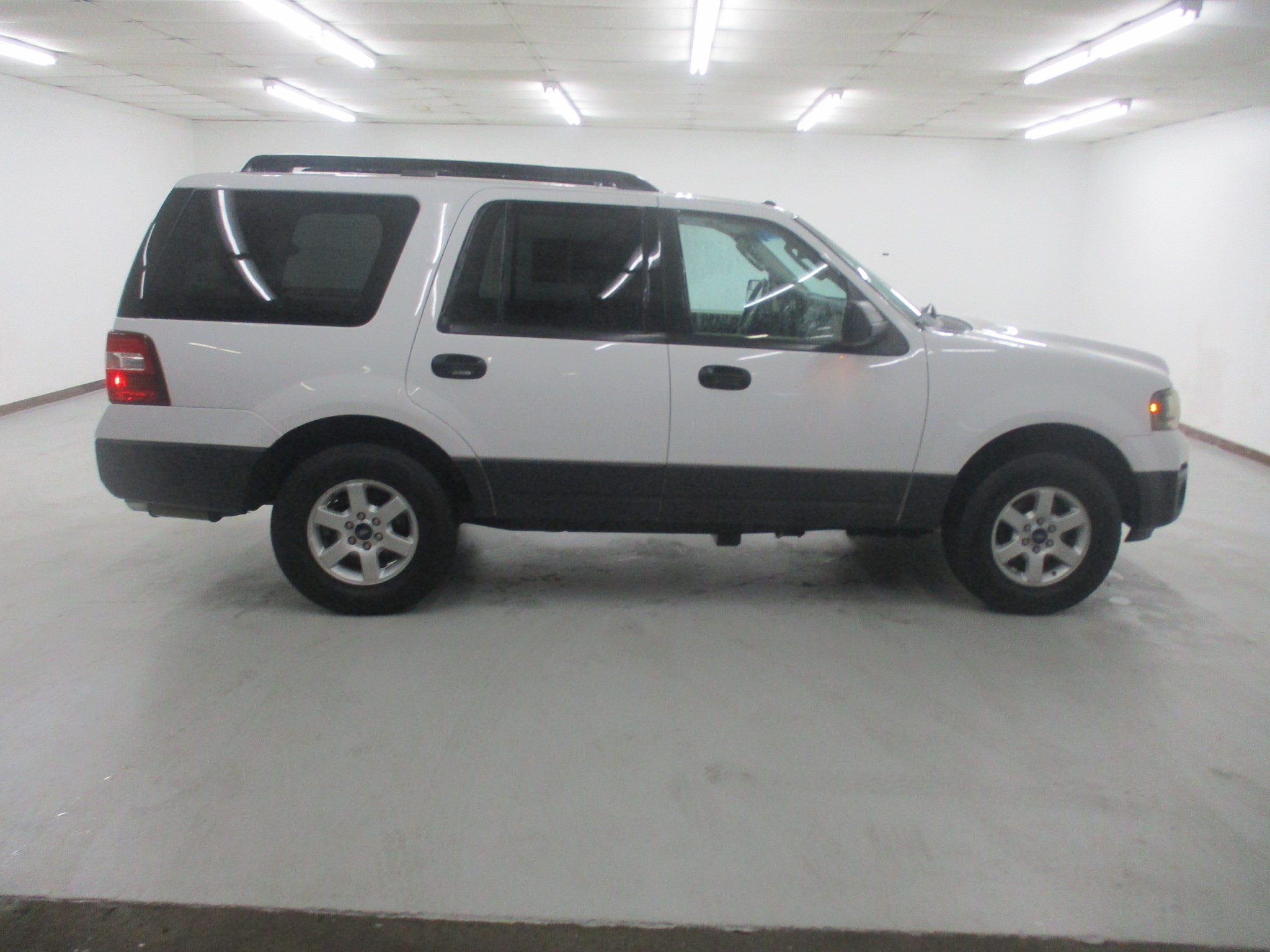Used 2016 Ford Expedition XL AWD/4WD image 10