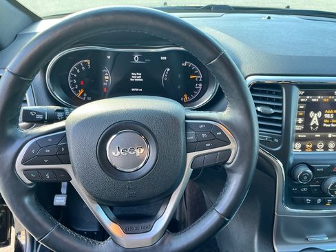 Used 2018 Jeep Grand Cherokee Altitude image 11