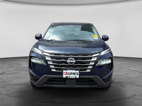Used 2025 Nissan Rogue SV AWD/4WD image 3