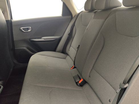 Used 2025 Kia K4 FWD image 18